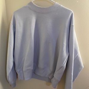 Stunning baby blue comfortable crewneck very good condition
